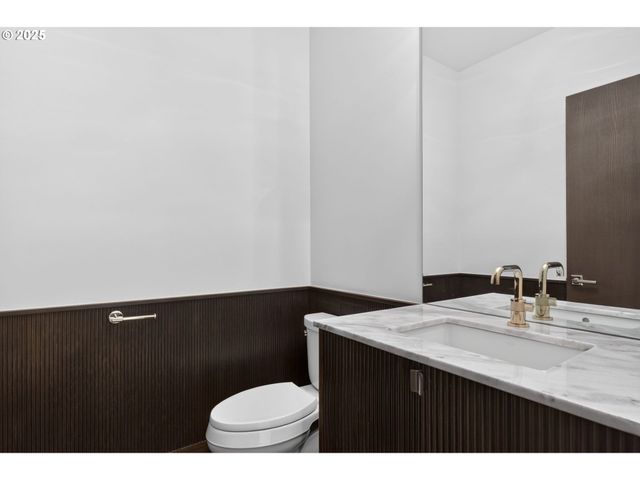 21 D Ave 5, Lake Oswego, OR 97034