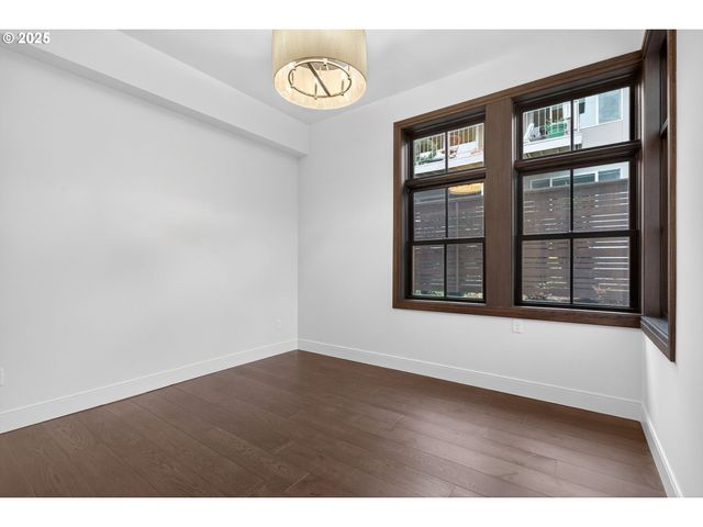 21 D Ave 5, Lake Oswego, OR 97034