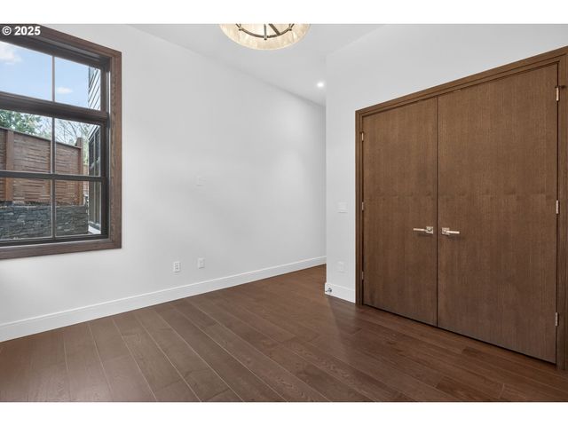 21 D Ave 5, Lake Oswego, OR 97034