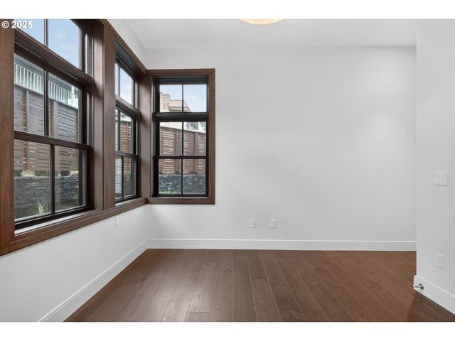 21 D Ave 5, Lake Oswego, OR 97034