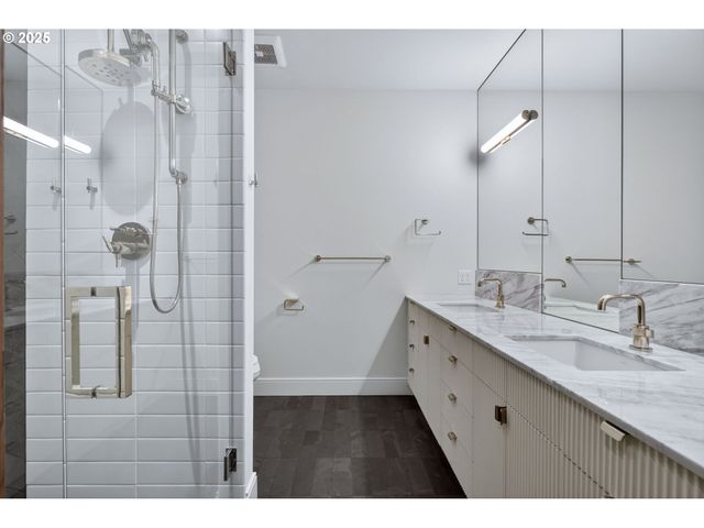 21 D Ave 5, Lake Oswego, OR 97034