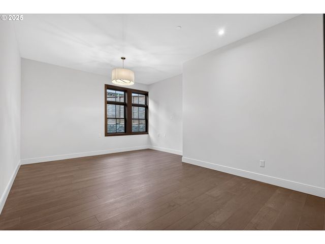 21 D Ave 5, Lake Oswego, OR 97034