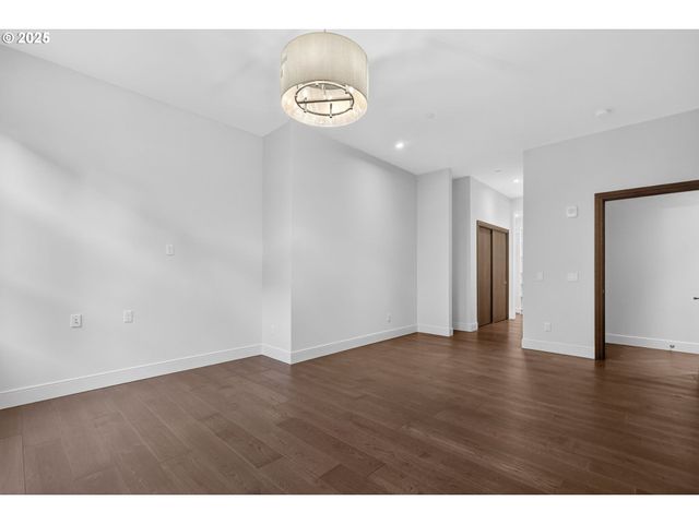 21 D Ave 5, Lake Oswego, OR 97034