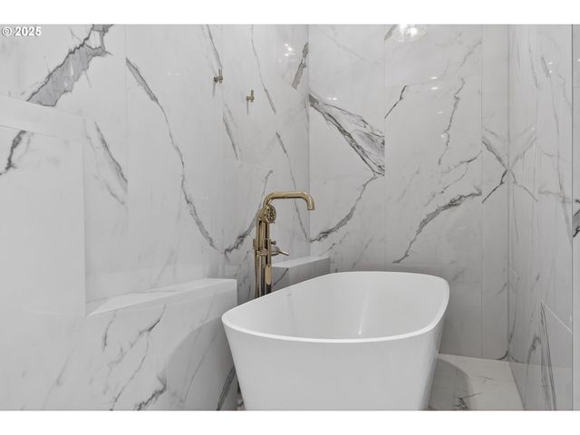 21 D Ave 5, Lake Oswego, OR 97034