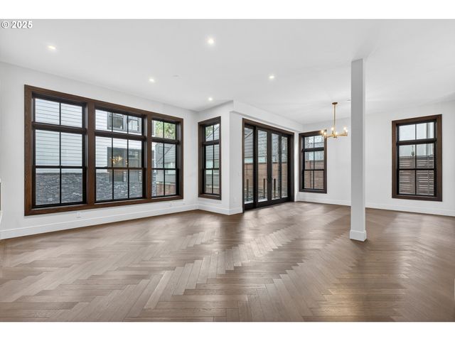 21 D Ave 5, Lake Oswego, OR 97034