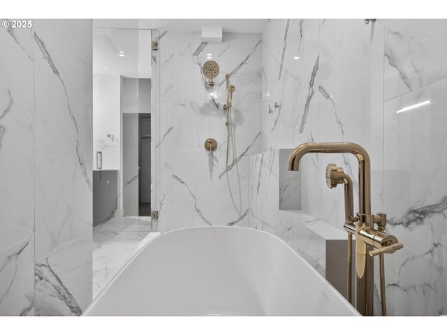 21 D Ave 5, Lake Oswego, OR 97034