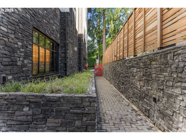 21 D Ave 5, Lake Oswego, OR 97034