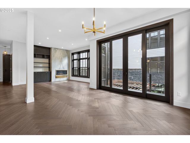 21 D Ave 5, Lake Oswego, OR 97034