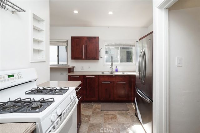 1238 N Kenwood, Burbank, CA 91505