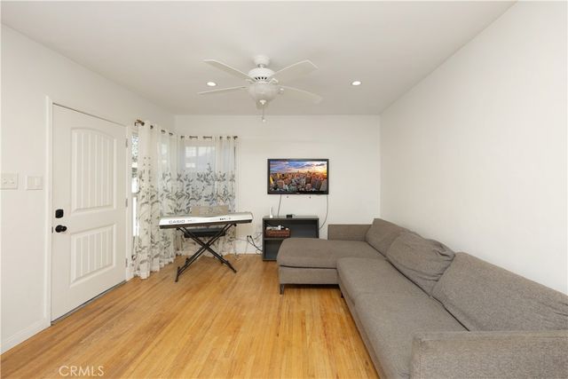 1238 N Kenwood, Burbank, CA 91505