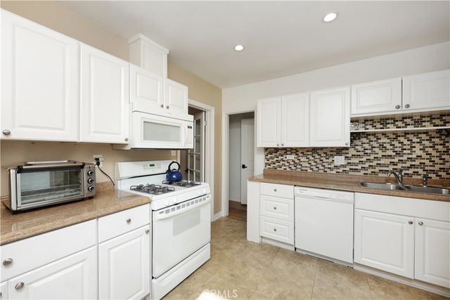 1238 N Kenwood, Burbank, CA 91505