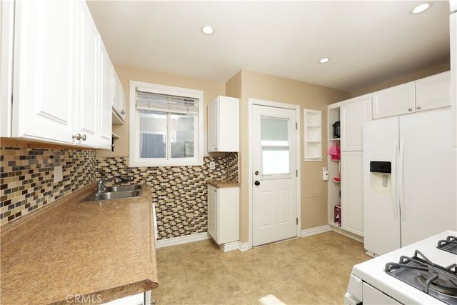 1238 N Kenwood, Burbank, CA 91505