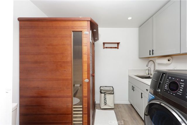 1238 N Kenwood, Burbank, CA 91505