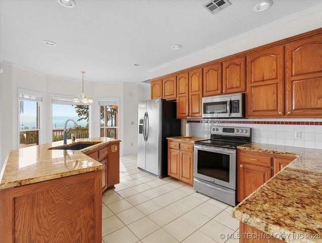 100 Winters Way, Poteau, OK 74953