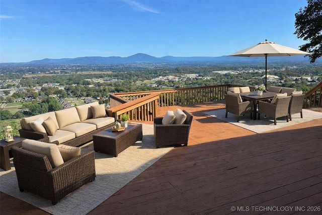 100 Winters Way, Poteau, OK 74953