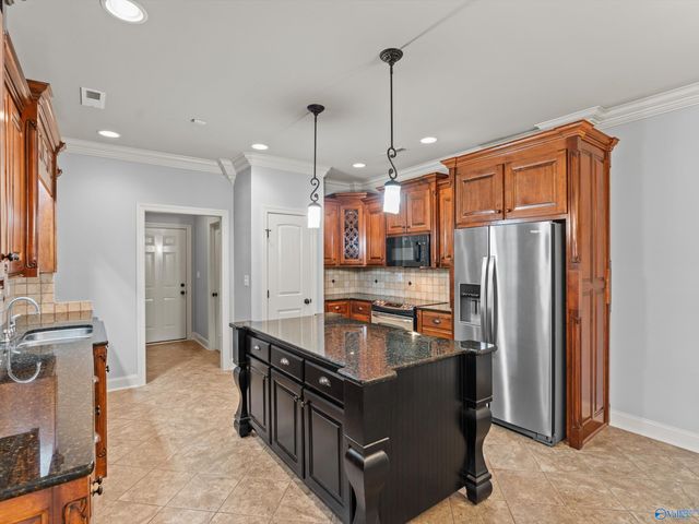 25390 Castlebury Drive, Athens, AL 35613
