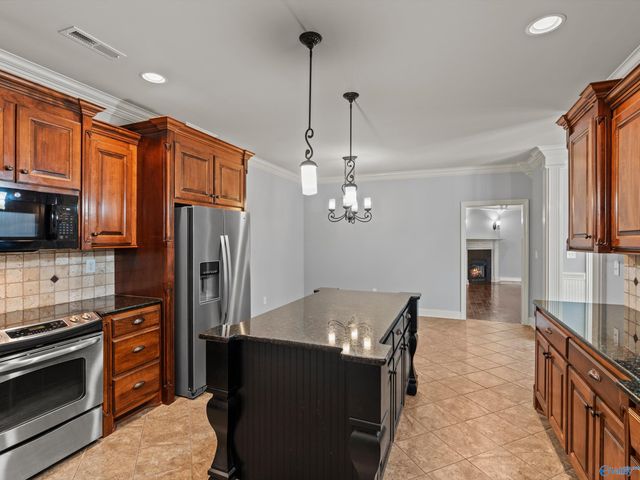 25390 Castlebury Drive, Athens, AL 35613