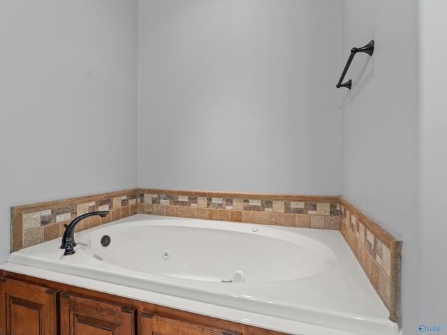 25390 Castlebury Drive, Athens, AL 35613