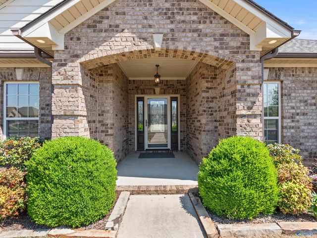25390 Castlebury Drive, Athens, AL 35613