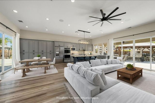 724 Salters Ct, Roseville, CA 95747