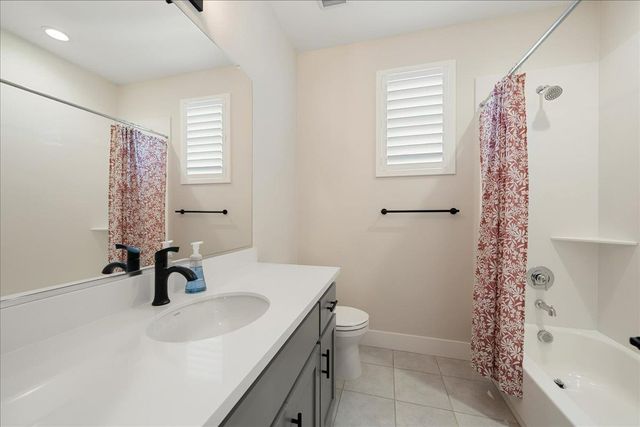 724 Salters Ct, Roseville, CA 95747