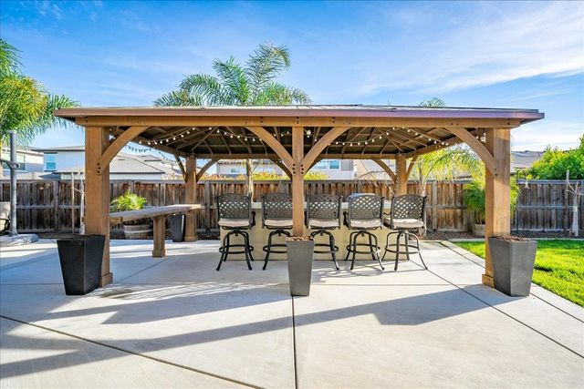 724 Salters Ct, Roseville, CA 95747