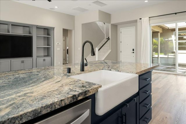 724 Salters Ct, Roseville, CA 95747