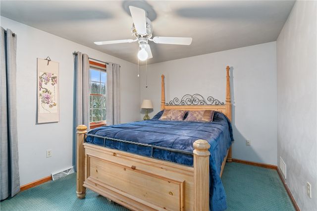 14 Autumnwood Ct, Plum Boro, PA 15239