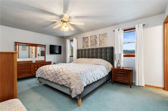 14 Autumnwood Ct, Plum Boro, PA 15239