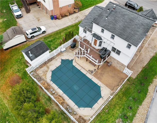 14 Autumnwood Ct, Plum Boro, PA 15239