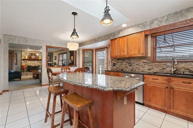 14 Autumnwood Ct, Plum Boro, PA 15239