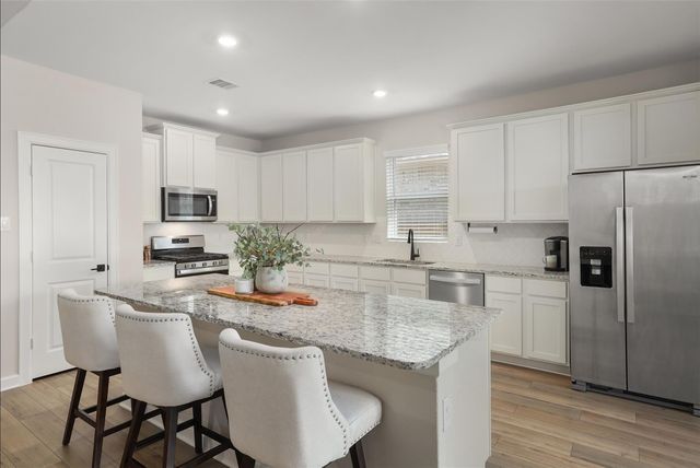 13709 Gaff Rig Drive, Texas City, TX 77510