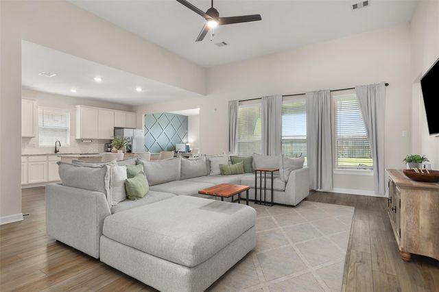 13709 Gaff Rig Drive, Texas City, TX 77510