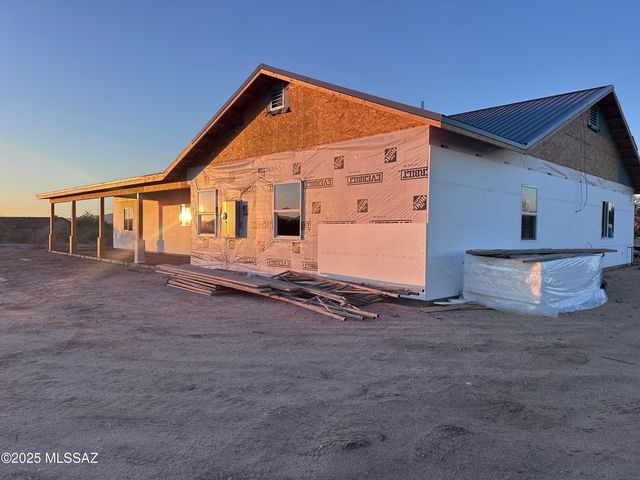 1237 E Desert Sky Lane, Benson, AZ 85602