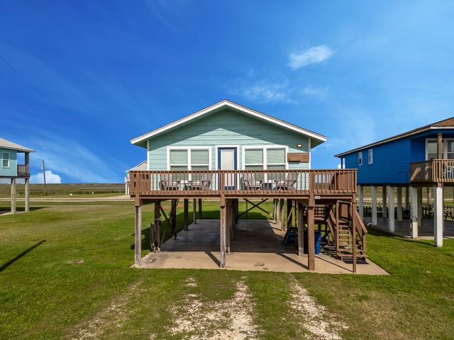 2715 Swan Court, Surfside Beach, TX 77541