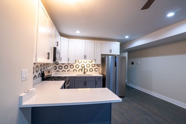 7948 S Evans Avenue 2F, Chicago, IL 60619