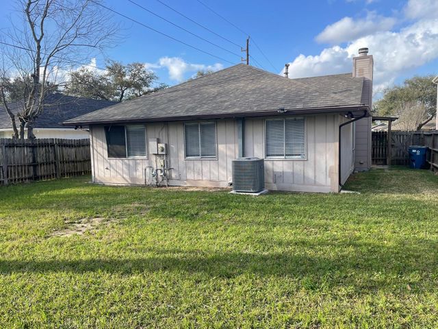 15807 Beechnut Street, Houston, TX 77083