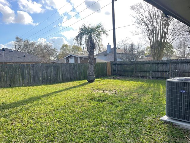 15807 Beechnut Street, Houston, TX 77083