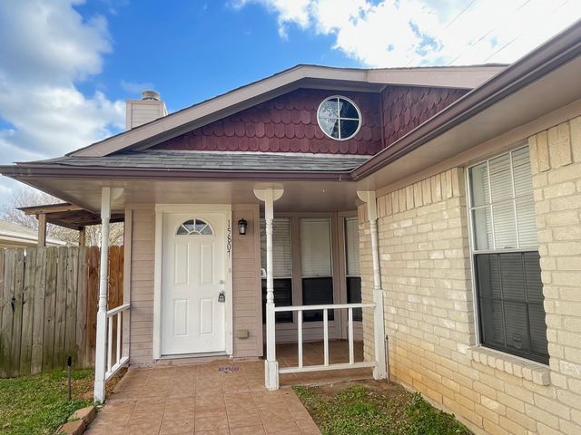 15807 Beechnut Street, Houston, TX 77083