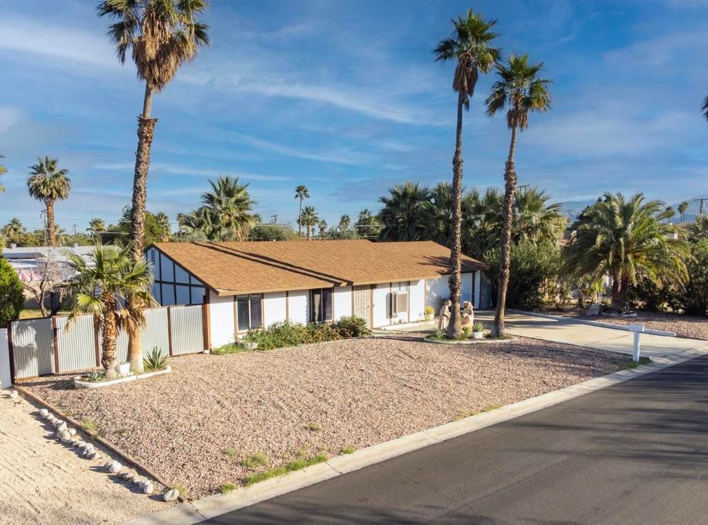 2930 N Bahada Road, Palm Springs, CA 92262