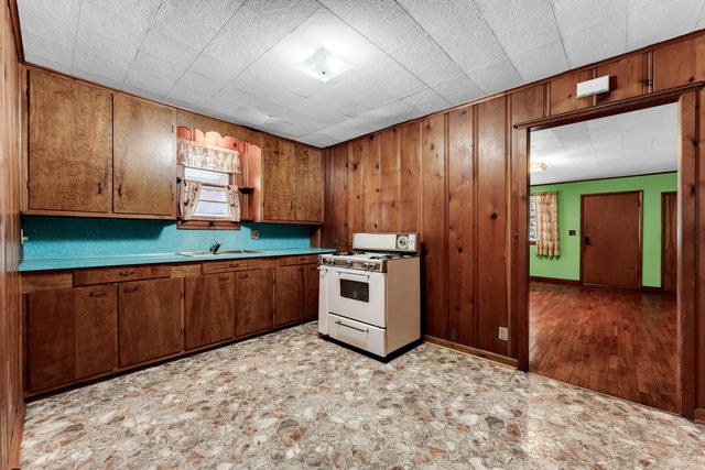 1639 W Atlantic Street, Springfield, MO 65803