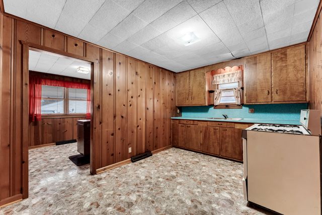 1639 W Atlantic Street, Springfield, MO 65803