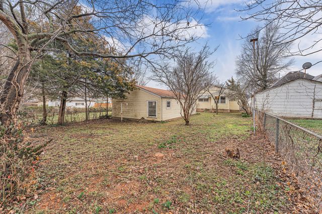 1639 W Atlantic Street, Springfield, MO 65803