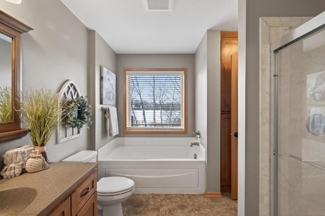 2675 Davis Street S, Cambridge, MN 55008