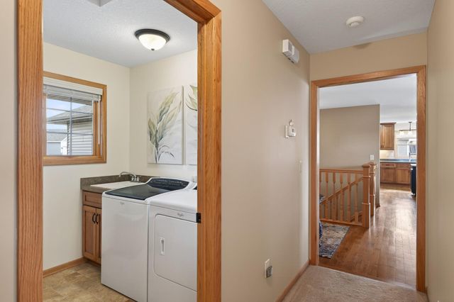 2675 Davis Street S, Cambridge, MN 55008