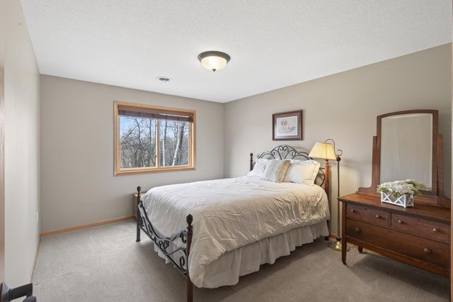 2675 Davis Street S, Cambridge, MN 55008