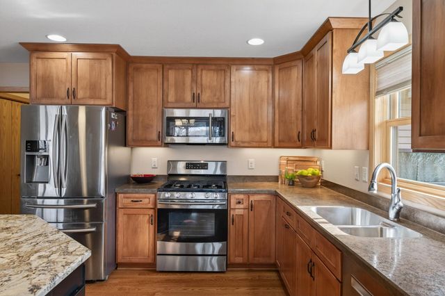 2675 Davis Street S, Cambridge, MN 55008