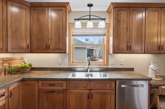 2675 Davis Street S, Cambridge, MN 55008