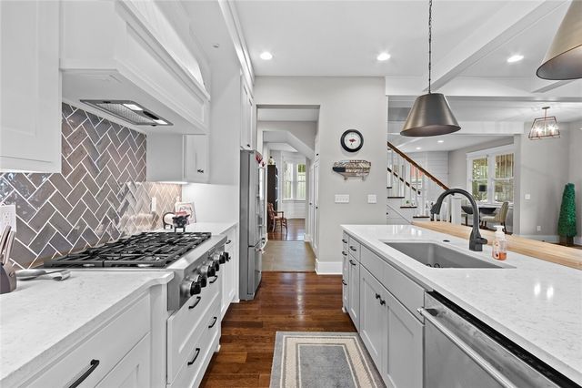 1850 N Clifton Avenue, Fayetteville, AR 72701