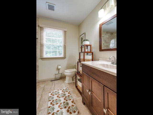 28 PATRIOT LN, Thornton, PA 19373
